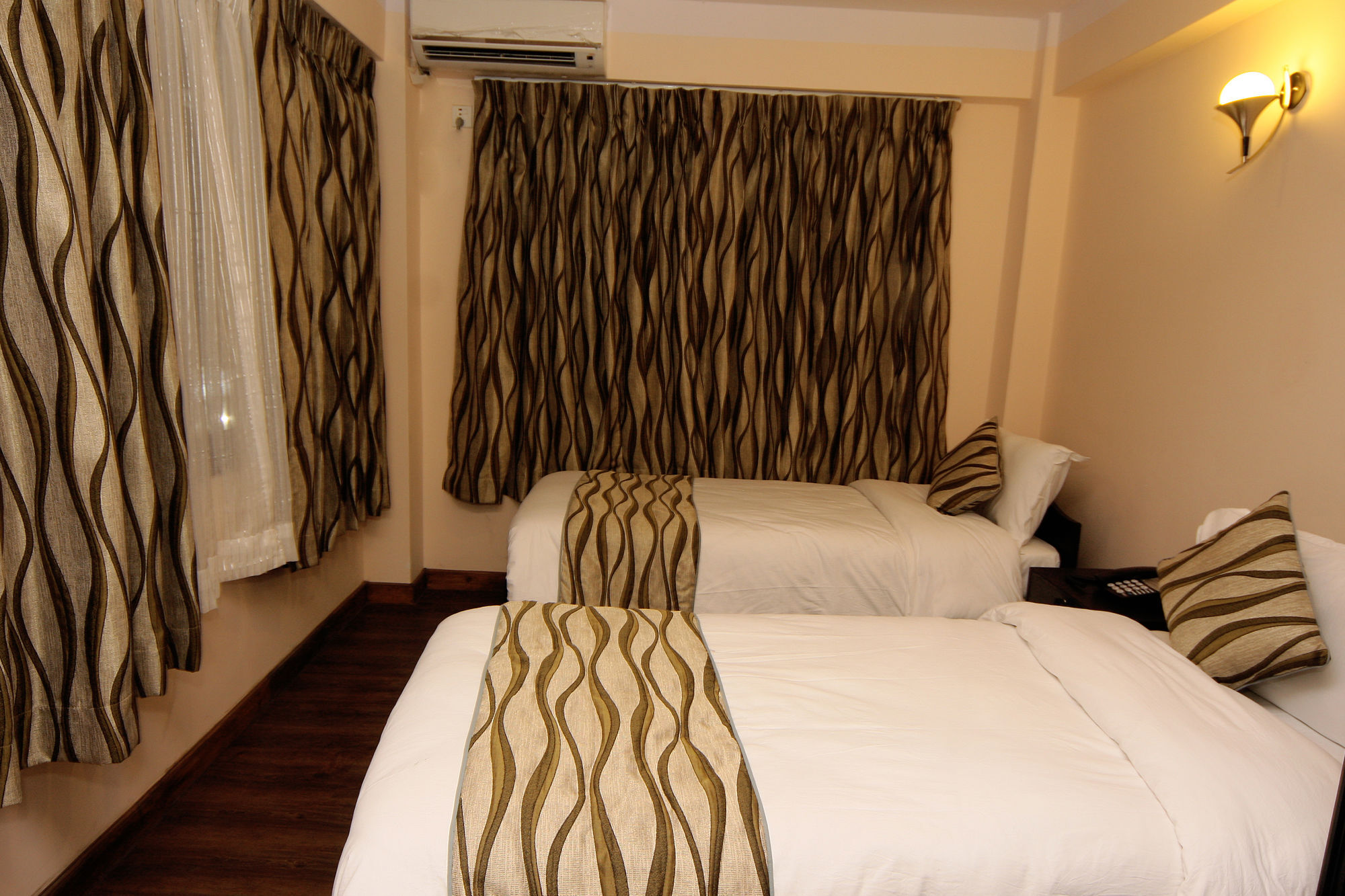 Kathmandu City Hotel Bagian luar foto